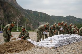 康利：麦克劳林是我们的优秀射手之一 他为其他人拉开了空间